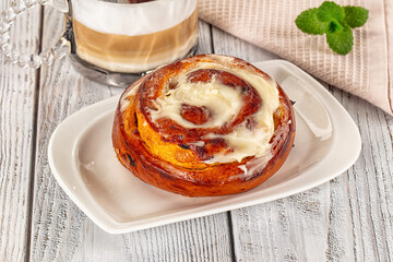 Glazed cinnabon swirl with icing
