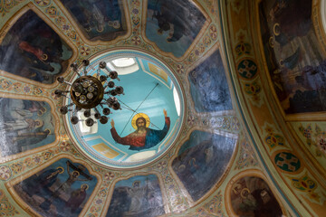 KALYAZIN, TVER region.  Painting the dome of the temple. Church of the Entry of the Most Holy Theotokos into the Temple. Polevaya street, 26