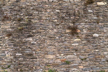 Alte historische Stadtmauer aus Sandstein
