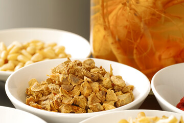 高麗人参の薬用酒と薬膳の食材