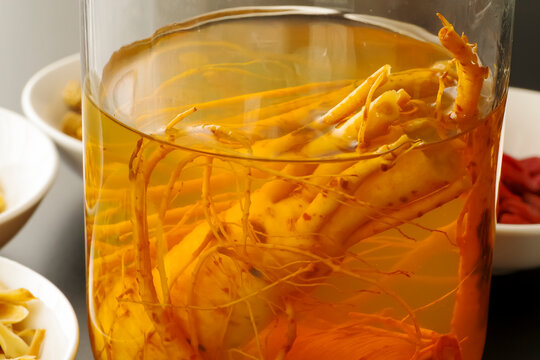 Ginseng medicinal sake and medicinal ingredients