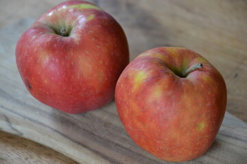 apples on a wooden table
