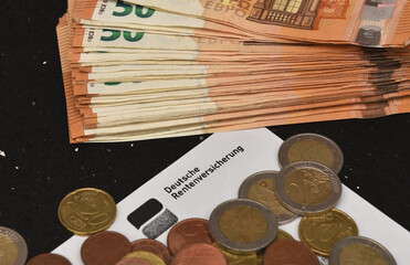 Deutsche Rentenversicherung zahlt Rente aus