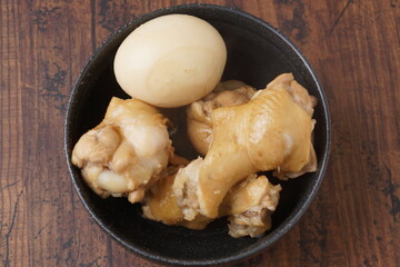 手羽元チキンとゆで卵