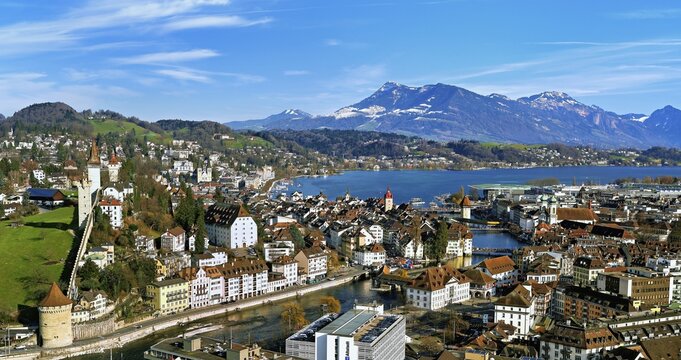 City view with Spreuerbr&uuml;cke, Kapellbr&uuml;cke, water tower Museggmauer with the Musegg towers M&auml;nnliturm, Luegisland and watchtower on the Reuss, behind the Rigi, Old Town, Lucerne, Canton Lucerne, Switzerland