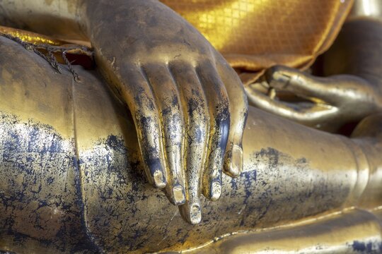 Gilded Buddha statue, Bhumispara-mudra, Buddha Gautama at the moment of enlightenment, Wat Pho, Bangkok, Thailand