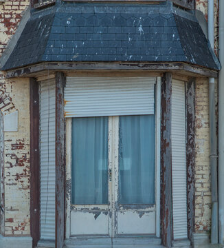 Bow-window d&eacute;fra&icirc;chi sur villa de vacances &agrave; Mers-les-Bains, Somme, France