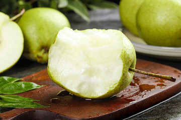 Fresh Green Pears with Crisp White Flesh - Shaanxi Farm Produce