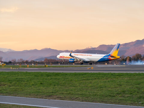 JET2 Holidays Airbus A321 lands at BGY Bergamo Milano international Airport