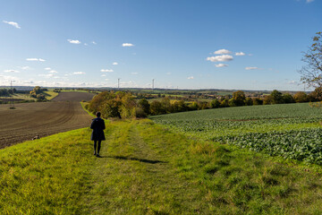 Fototapeta premium Spaziergang mit Aussicht bei Leutewitz in der Lommatzscher Pflege