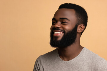 Obraz premium Smiling Black Man with Beard