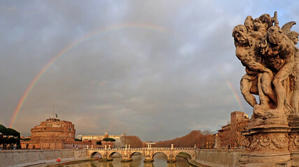 Arcobaleno Spettacolare su Castel Sant'Angelo e il Fiume Tevere a Roma 28c30