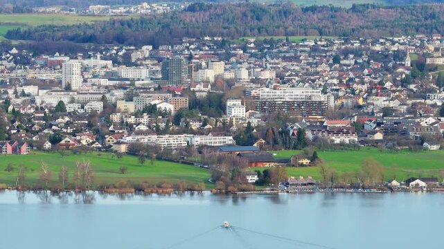 Uster im Dezember, Gr&uuml;ne Wiesen im Winter in der Schweiz