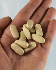 Mens 25 essential multivitamins and minerals with maca root, panax ginseng.