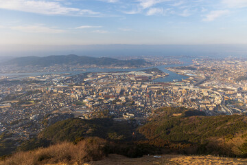 Obraz premium 日本の都市風景 福岡県北九州市 皿倉山展望台からの眺望