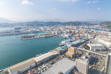 Fototapeta premium 日本の都市風景 山口県下関市 海峡ゆめタワーからの眺望