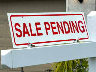 Sale Pending Real Estate Yard Sign