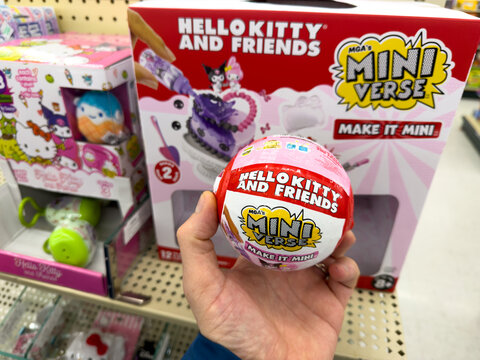 Hello Kitty and Friends Mini Verse Surprise Toy Capsule Display