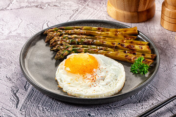 Gourmet breakffast - asparagus with egg