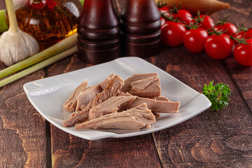 Canned tuna fish fillet pieces