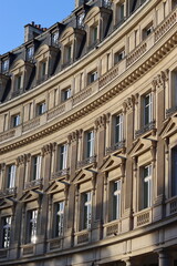 Obraz premium Curved crescent of terraced apartments, Paris