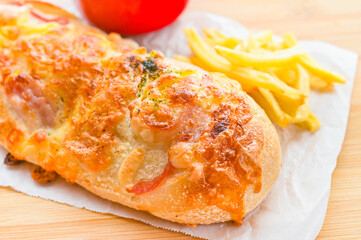 リベイクしたベーコンチーズパン