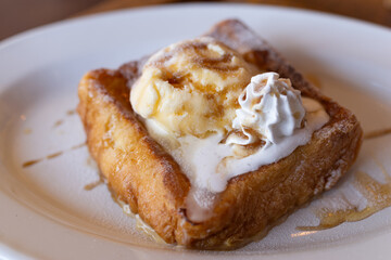 カフェで食べる美味しいフレンチトースト