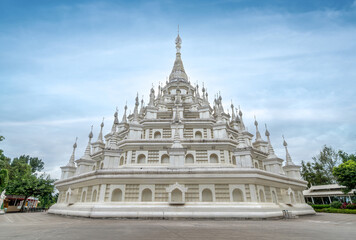 Fototapeta premium Meng Huan Yinta Park, Dehong, Yunnan, China.