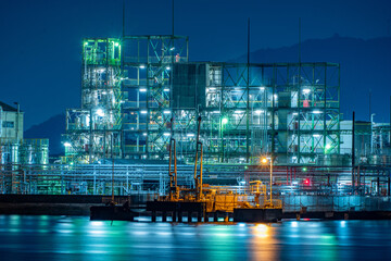 Illuminated Petrochemical Plant at Night in Otake, Japan | 大竹市の工場夜景・石油化学プラント