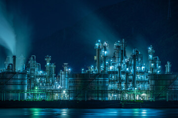 Illuminated Petrochemical Plant at Night in Otake, Japan | 大竹市の工場夜景・石油化学プラント