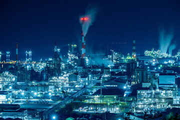 Illuminated Petrochemical Plant at Night in Otake, Japan | 大竹市の工場夜景・石油化学プラント