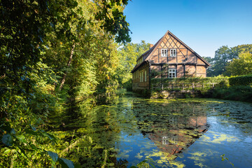 Fachwerkhaus am Teich.