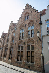 Maisons historiques en briques dans la vieille ville médiévale de Bruges, Belgique. Province de Flandre occidentale, Belgique. Paysage urbain de Bruges.