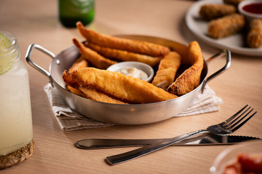 foodporn, comida de buteco, frango,picanha,torresmo,limao,delicioso,queijode bufala,fritura,drinks coloridos,sodas iatlianas,ceviche,miniburguers,batata fritas,peixe,lambari,pernas de ra,bolinho de fe