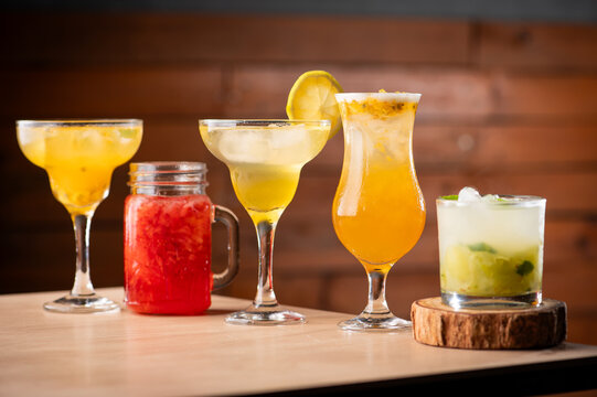 foodporn, comida de buteco, frango,picanha,torresmo,limao,delicioso,queijode bufala,fritura,drinks coloridos,sodas iatlianas,ceviche,miniburguers,batata fritas,peixe,lambari,pernas de ra,bolinho de fe