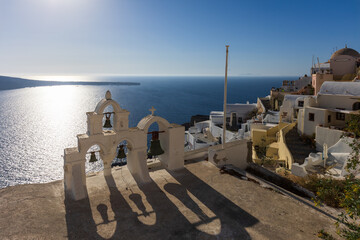 29 - Archi con Campane della Chiesa Ortodossa a Oia, Santorini