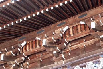 日本の伝統的木造建築の軒を支える組物 © 木村　亨