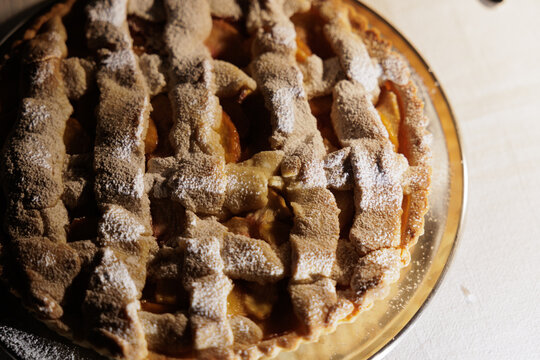 crostata alle pesche fatta in casa