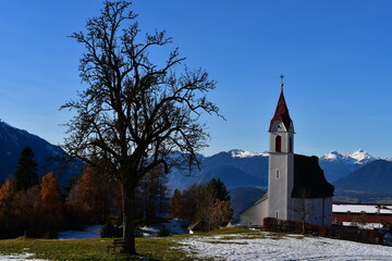 Die Kirche von M&ouml;sern in Tirol
