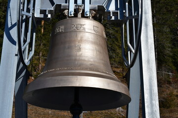 Die Friedensglocke bei M&ouml;sern in Tiro.