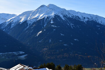 Sch&ouml;ne Landschaft mit Blick ins Inntal bei M&ouml;sern in Tirol