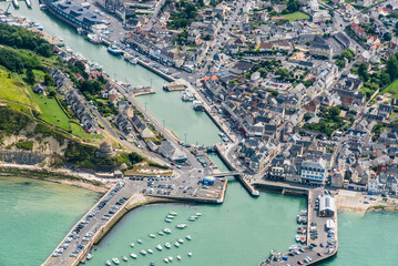 vue a&eacute;rienne de Port-en-Bessin