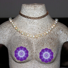 B&uuml;ste mit Schmuckst&uuml;cken mit KI erstellt+bearbeitet