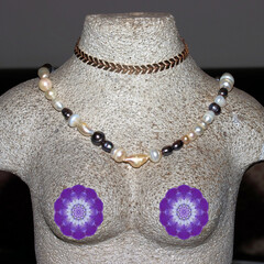 B&uuml;ste mit Schmuckst&uuml;cken mit KI erstellt+bearbeitet