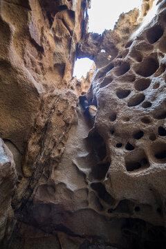 La grotta nel granito