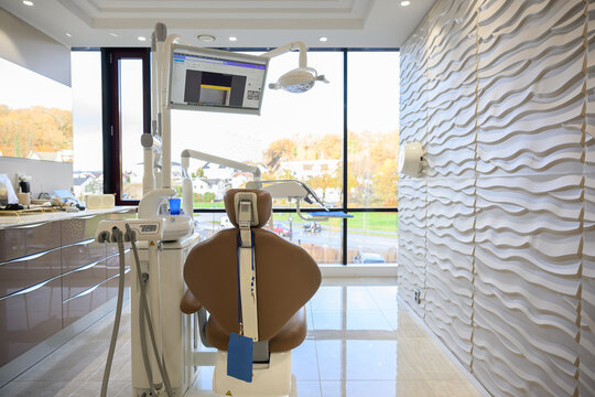 The dentists chair has a nice view