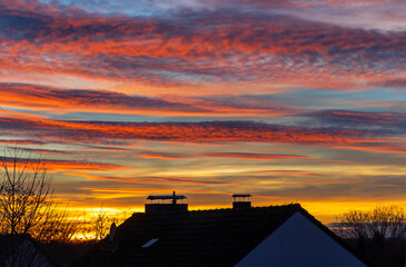 Bunter Sonnenuntergangs-Himmel