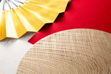 扇と和風の敷物のイメージ