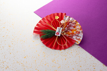 正月飾りと和風の敷物のイメージ