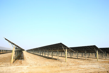 Solar photovoltaic panels and solar photovoltaic power generation systems
